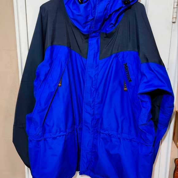 Marmot gore-tex jacket with shell and fleece inside also.